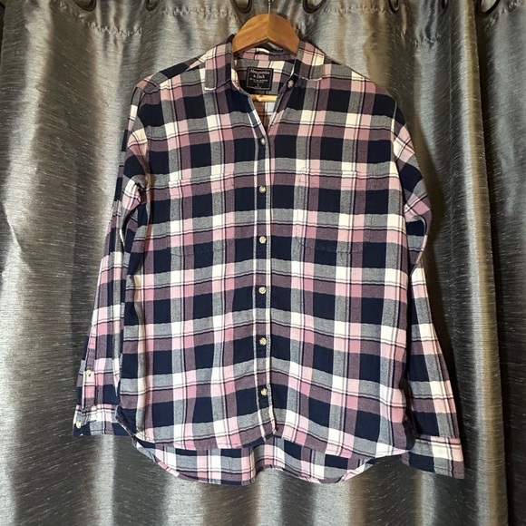 2 for$15 Abercrombie & Fitch Navy & Rose Plaid Flannel Long Sleeve Shirt - Picture 1 of 11